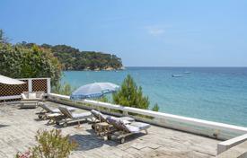 9غرفة ویلا  286 متر مربع Rayol-Canadel-sur-Mer, فرانسه. 7,200,000 €