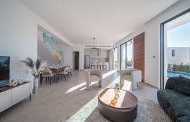 3غرفة دو خانه بهم چسبیده 194 متر مربع Chloraka, قبرس. 780,000 €