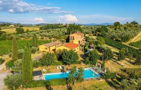 12غرفة ویلا  700 متر مربع Montepulciano, ایتالیا. 980,000 €