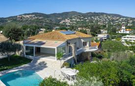10غرفة ویلا  Mandelieu-la-Napoule, فرانسه. 1,197,000 €