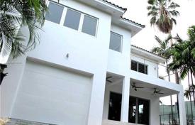 دو خانه بهم چسبیده – سواحل میامی, فلوریدا, ایالات متحده آمریکا. $2,450,000