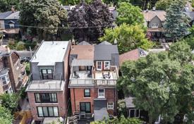  دو خانه بهم متصل – Montrose Avenue, تورنتو, انتاریو,  کانادا. C$2,324,000