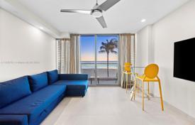 آپارتمان کاندو 295 متر مربع Collins Avenue, ایالات متحده آمریکا. $950,000