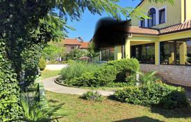 3غرفة خانه  600 متر مربع Umag, کرواسی. 1,850,000 €