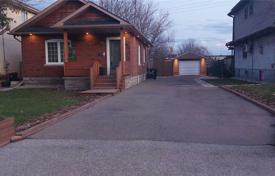 خانه  – Etobicoke, تورنتو, انتاریو,  کانادا. C$1,892,000