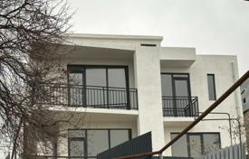 8غرفة دو خانه بهم چسبیده 210 متر مربع تفلیس, گرجستان. $190,000