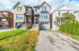 خانه  – Portland Street, تورنتو, انتاریو,  کانادا. C$1,620,000