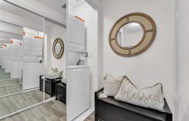 6غرفة آپارتمان  Etobicoke, کانادا. C$904,000