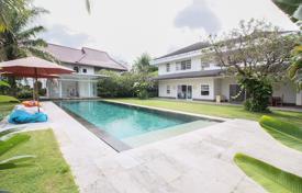 4غرفة ویلا  500 متر مربع Jalan Umalas, اندونزی. $1,200,000