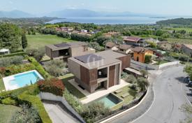 4غرفة ویلا  290 متر مربع Lonato del Garda, ایتالیا. 1,980,000 €