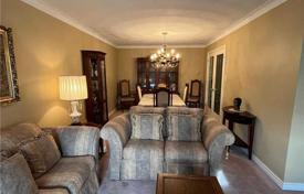 3غرفة  دو خانه بهم متصل نورث یورک, کانادا. C$1,293,000