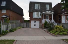 خانه  – Etobicoke, تورنتو, انتاریو,  کانادا. C$1,044,000