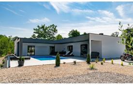4غرفة خانه  187 متر مربع Labin, کرواسی. 550,000 €