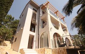 3غرفة دو خانه بهم چسبیده 234 متر مربع كوتور سيتي, مونته نگرو. 832,000 €