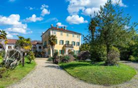 6غرفة ویلا  Turin, ایتالیا. 730,000 €