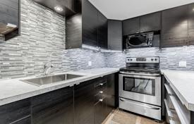 9غرفة خانه  York, کانادا. C$1,489,000