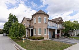  دو خانه بهم متصل – اسکاربرو، تورنتو, تورنتو, انتاریو,  کانادا. C$983,000