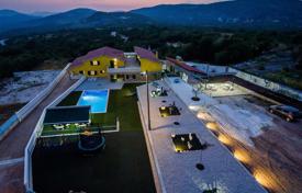 9غرفة خانه  1000 متر مربع Split-Dalmatia County, کرواسی. 1,100,000 €