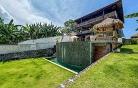 7غرفة ویلا  689 متر مربع Kerobokan, اندونزی. $1,200,000