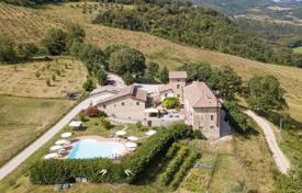 12غرفة ویلا  918 متر مربع Umbertide, ایتالیا. 1,680,000 €