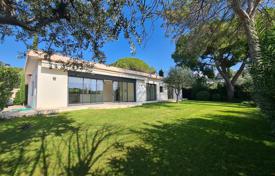 5غرفة ویلا  موگینز(فرانسه), فرانسه. 1,690,000 €