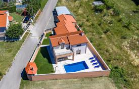 6غرفة خانه  186 متر مربع Juršići, کرواسی. 465,000 €