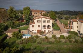 13غرفة ویلا  516 متر مربع Perugia, ایتالیا. 720,000 €