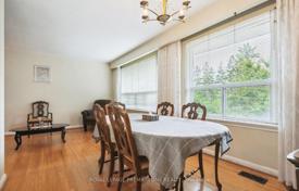 8غرفة خانه  Etobicoke, کانادا. C$1,233,000