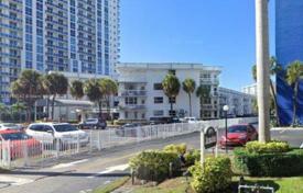 آپارتمان کاندو – Hallandale Beach, فلوریدا, ایالات متحده آمریکا. $300,000