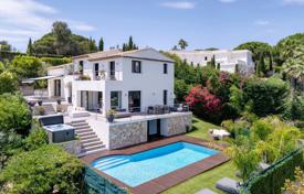 6غرفة ویلا  کن, فرانسه. 2,790,000 €