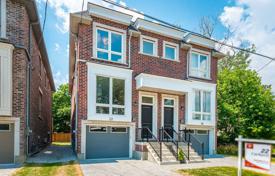  دو خانه بهم متصل – نورث یورک, تورنتو, انتاریو,  کانادا. C$1,674,000