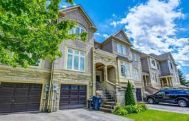  دو خانه بهم متصل – Etobicoke, تورنتو, انتاریو,  کانادا. C$1,317,000
