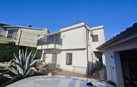 6غرفة خانه  300 متر مربع Rijeka, کرواسی. 625,000 €