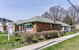 9غرفة خانه  Etobicoke, کانادا. C$1,552,000