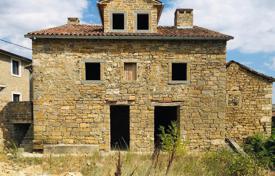 3غرفة خانه  220 متر مربع Motovun, کرواسی. 215,000 €
