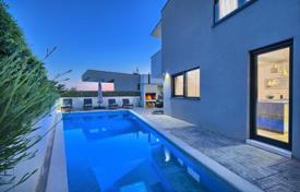 7غرفة خانه  325 متر مربع Split-Dalmatia County, کرواسی. 1,400,000 €
