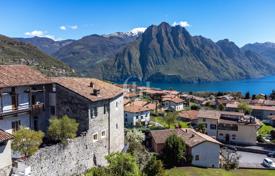 8غرفة قلعه  700 متر مربع Iseo, ایتالیا. 1,480,000 €