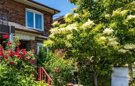  دو خانه بهم متصل – Pape Avenue, تورنتو, انتاریو,  کانادا. C$1,143,000