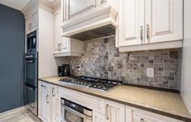 8غرفة خانه  Etobicoke, کانادا. C$2,396,000