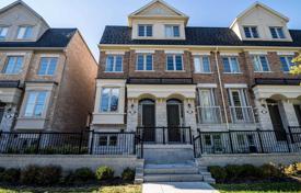  دو خانه بهم متصل – Etobicoke, تورنتو, انتاریو,  کانادا. C$1,260,000