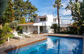 6غرفة خانه  390 متر مربع Alella, اسپانیا. 1,390,000 €