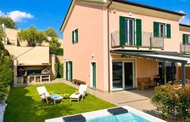 9غرفة ویلا  Chiavari, ایتالیا. 2,550,000 €