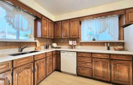 8غرفة خانه  اسکاربرو، تورنتو, کانادا. C$1,773,000