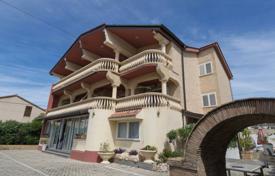 19غرفة خانه  570 متر مربع Vodice, کرواسی. 1,550,000 €