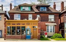  دو خانه بهم متصل – Dundas Street West, تورنتو, انتاریو,  کانادا. C$2,156,000