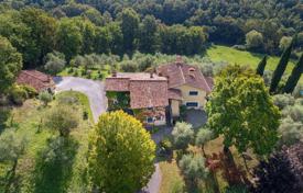 19غرفة ویلا  Fivizzano, ایتالیا. 1,375,000 €