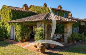 5غرفة ویلا  550 متر مربع Arezzo, ایتالیا. 1,200,000 €