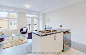 7غرفة  دو خانه بهم متصل Old Toronto, کانادا. C$1,290,000