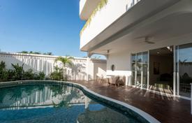 5غرفة ویلا  590 متر مربع Phuket Town, تایلند. $742,000