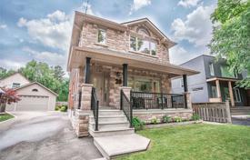 خانه  – Etobicoke, تورنتو, انتاریو,  کانادا. C$1,785,000